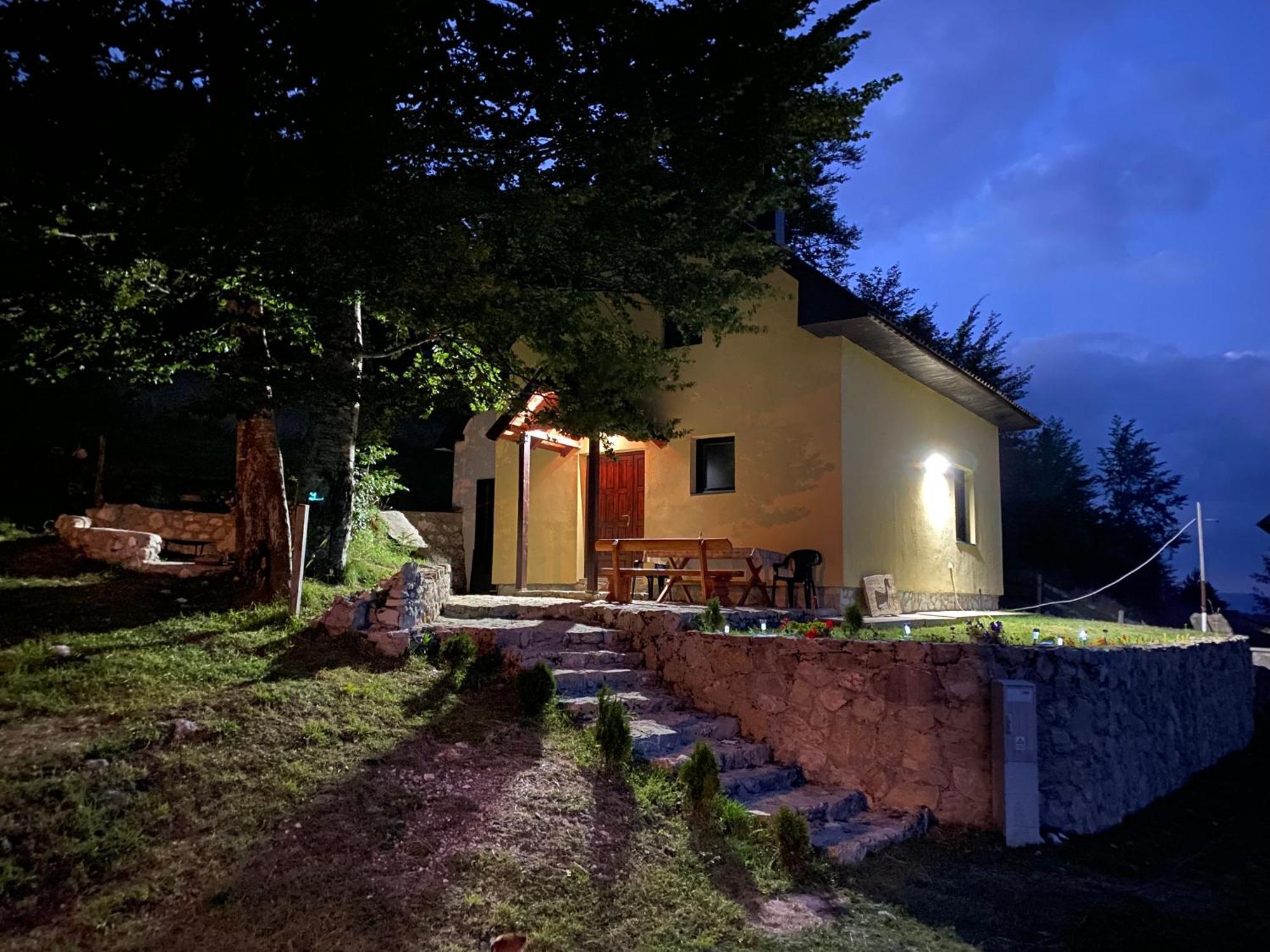 Lasica Žabljak Buitenkant foto